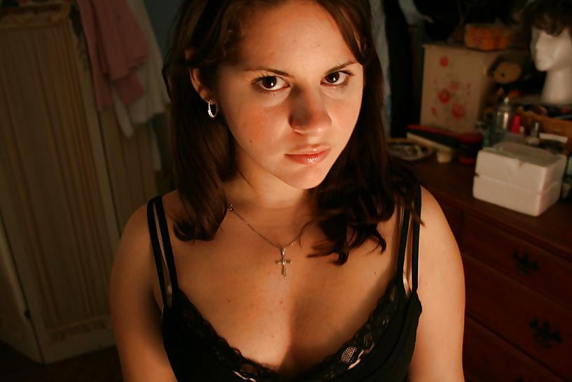 Jeunette aux superbe seins adult photos