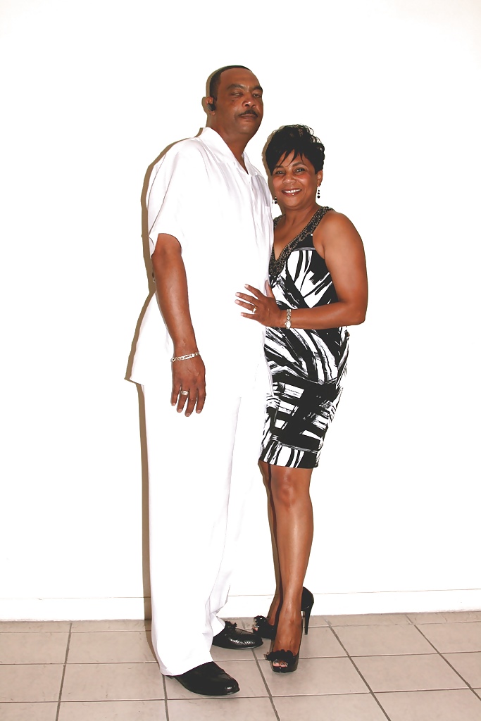 Sexy Ebony Housewives adult photos