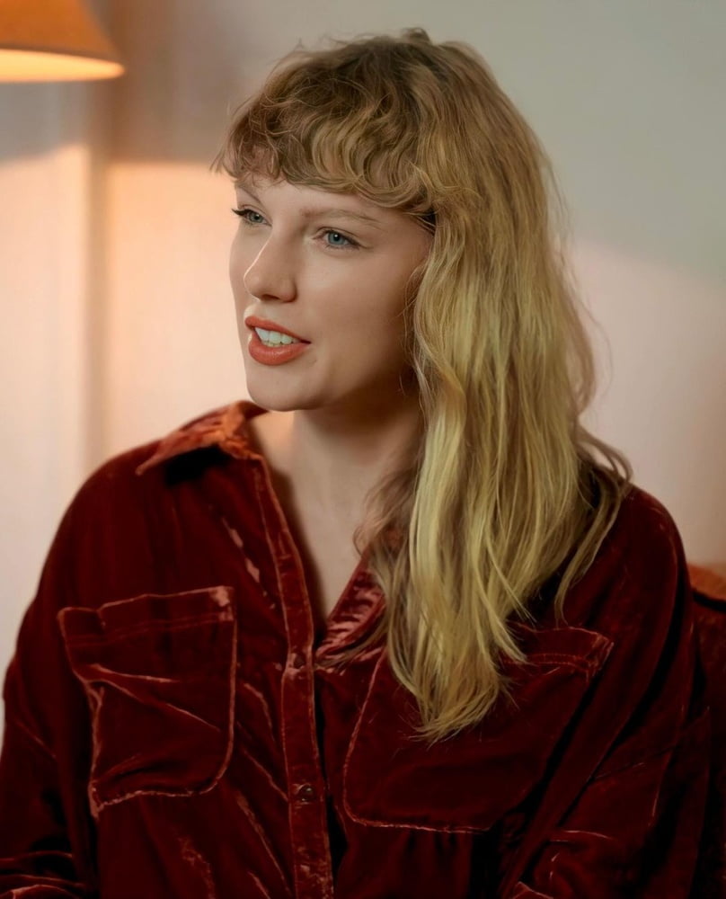 TAYLOR SWIFT - 166 Photos 