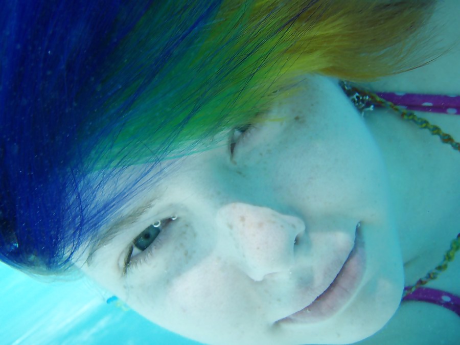 Underwater - Face Underwater3 adult photos