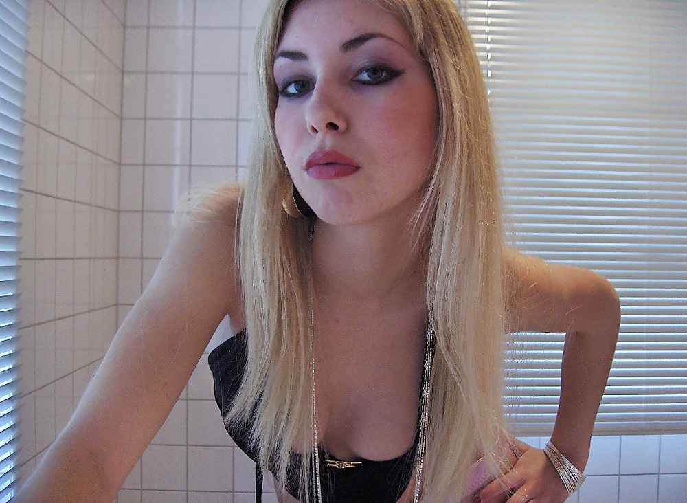 Blondes amateur German sexy girl adult photos