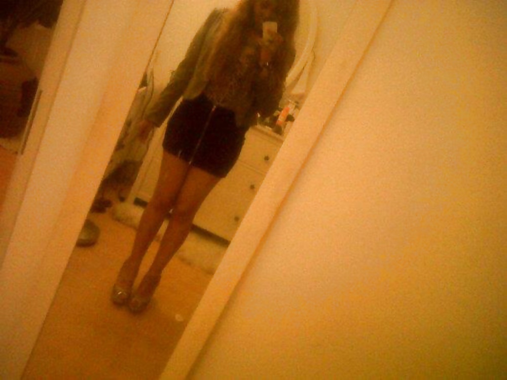 Ragazza di 19 anni conosciuta a Londra adult photos