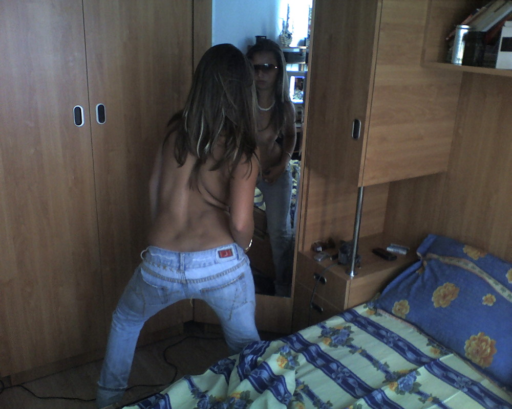 Alexandra L7 adult photos