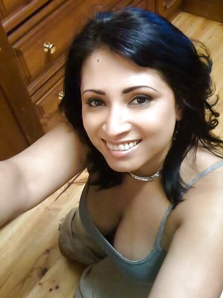 Middle Eastern, Indian etc MILF adult photos