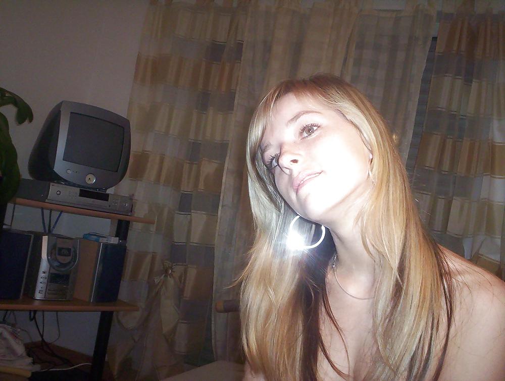 18 yo Nina from Erfurt adult photos