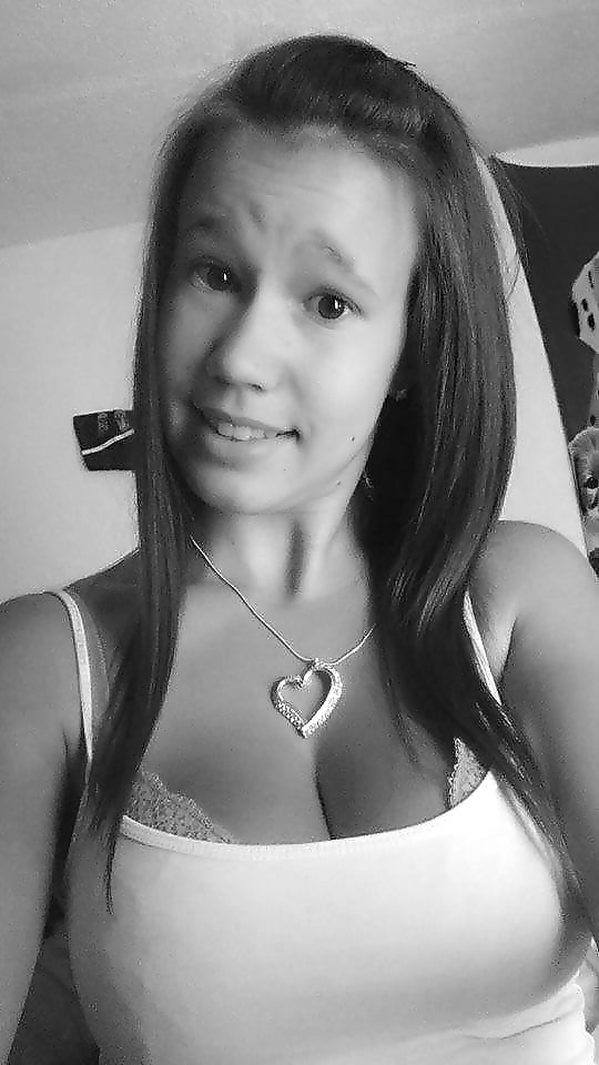 AMAZING BITCH !!!please comment adult photos