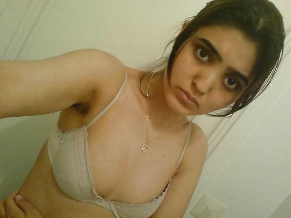 AFGHANI HIJABI DESI BABE ARAB adult photos