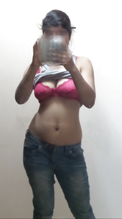 Desi Showing Assets 51 adult photos