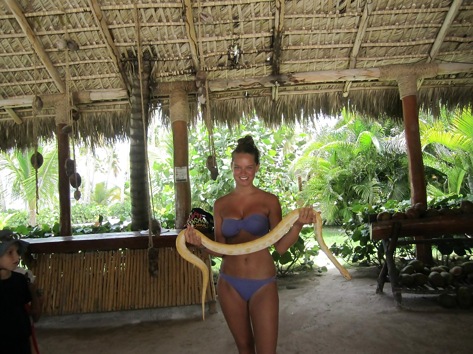 Bikini girls 2 adult photos