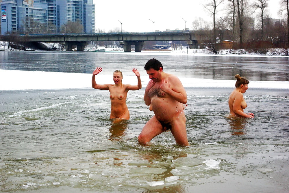 Ukrainian winter nudists, part 1 adult photos