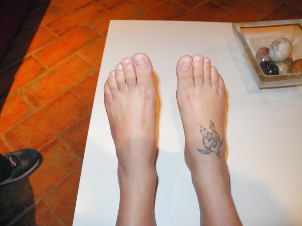 amelia feet piedi adult photos