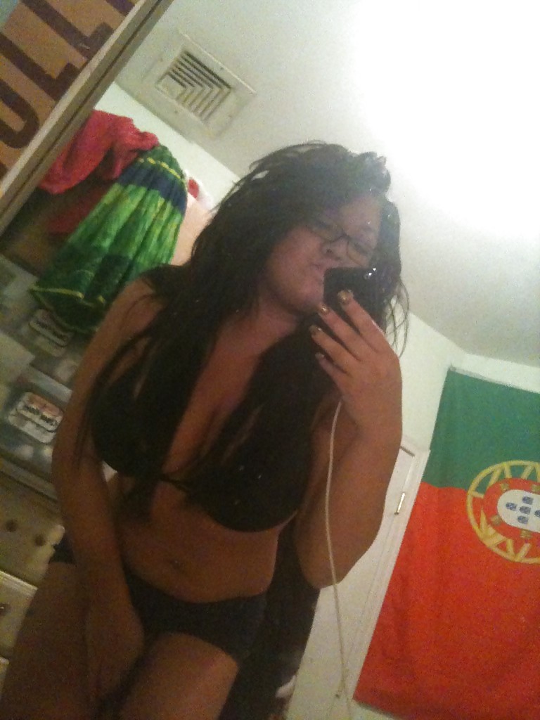 IslandGrl From,SmutDates.com adult photos