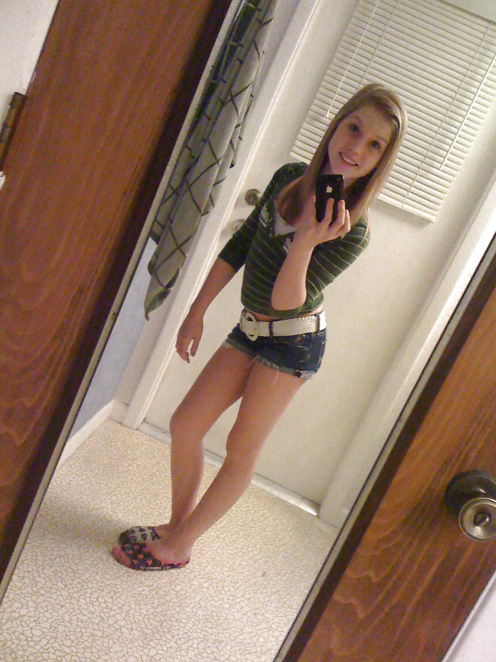 Sexy Teen Pictures & Self SHots 10 adult photos