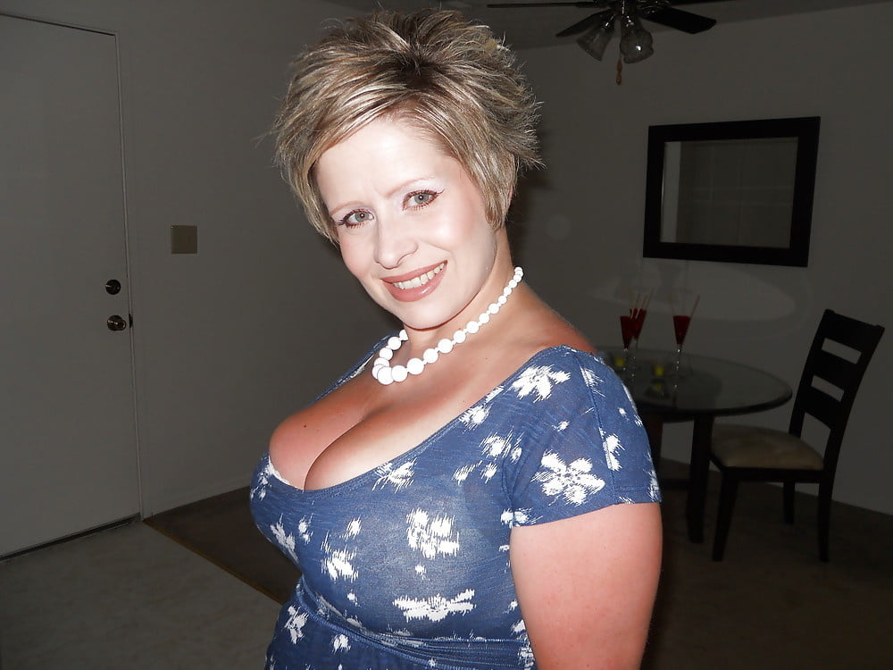 Big Tits Amateur Mature MILF - Wife - GILF - Granny adult photos