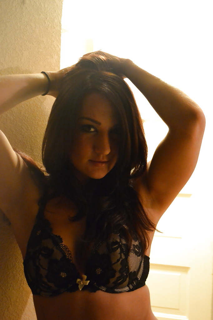 Brunette Sexy adult photos