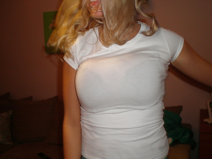 Tenn girl with big boobs! adult photos