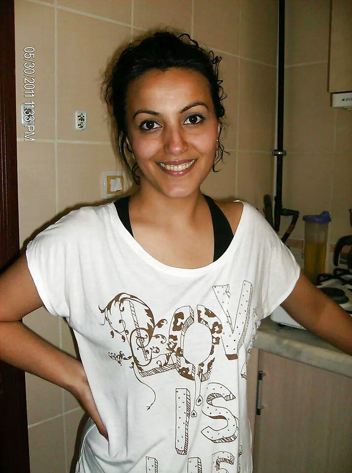 Turkish Girl Duygu adult photos