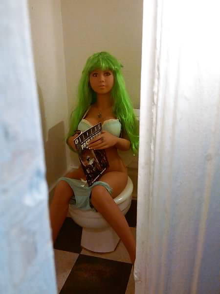 Nina on the crapper adult photos