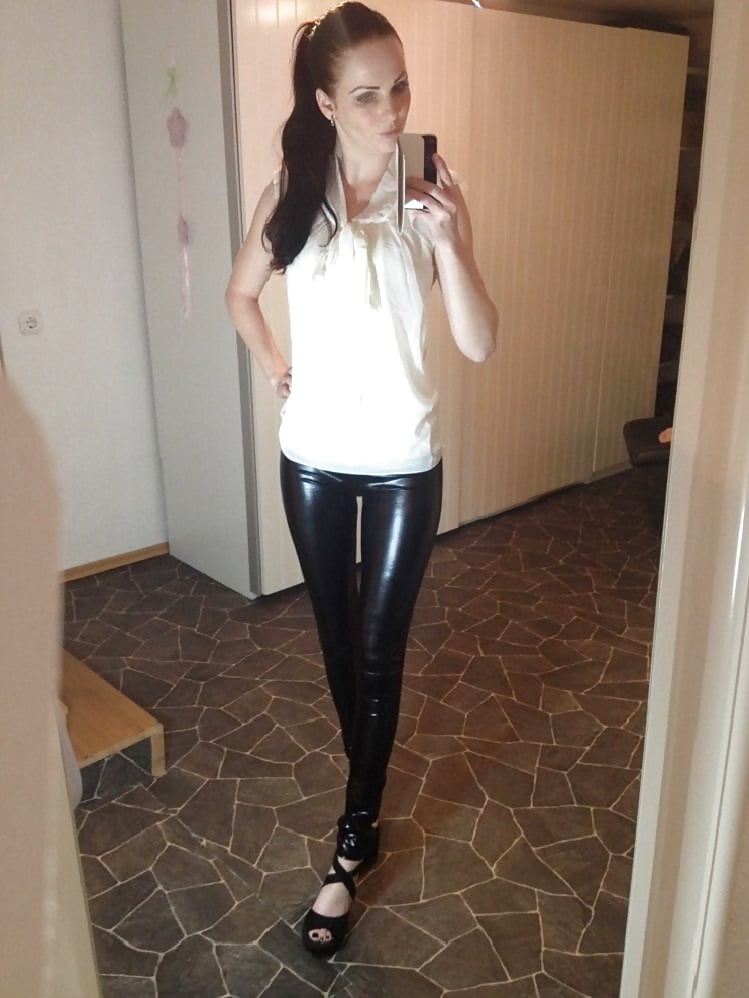nice babe in leather adult photos