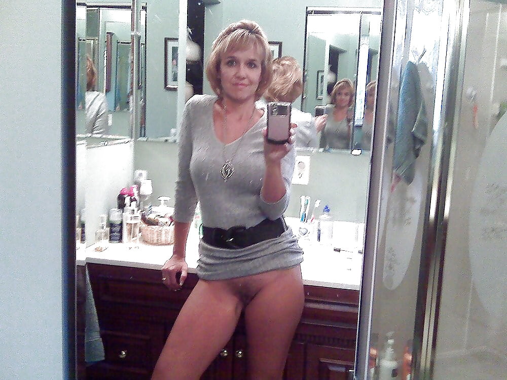 Selfie Amateur MILFs and Mature! - vol 63! adult photos