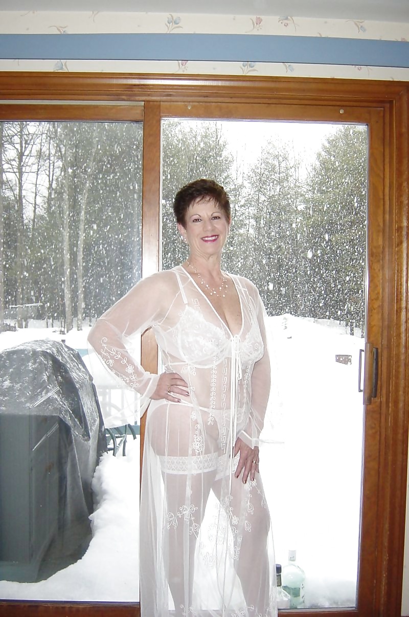 Busty Mature Wife Diana 2 adult photos