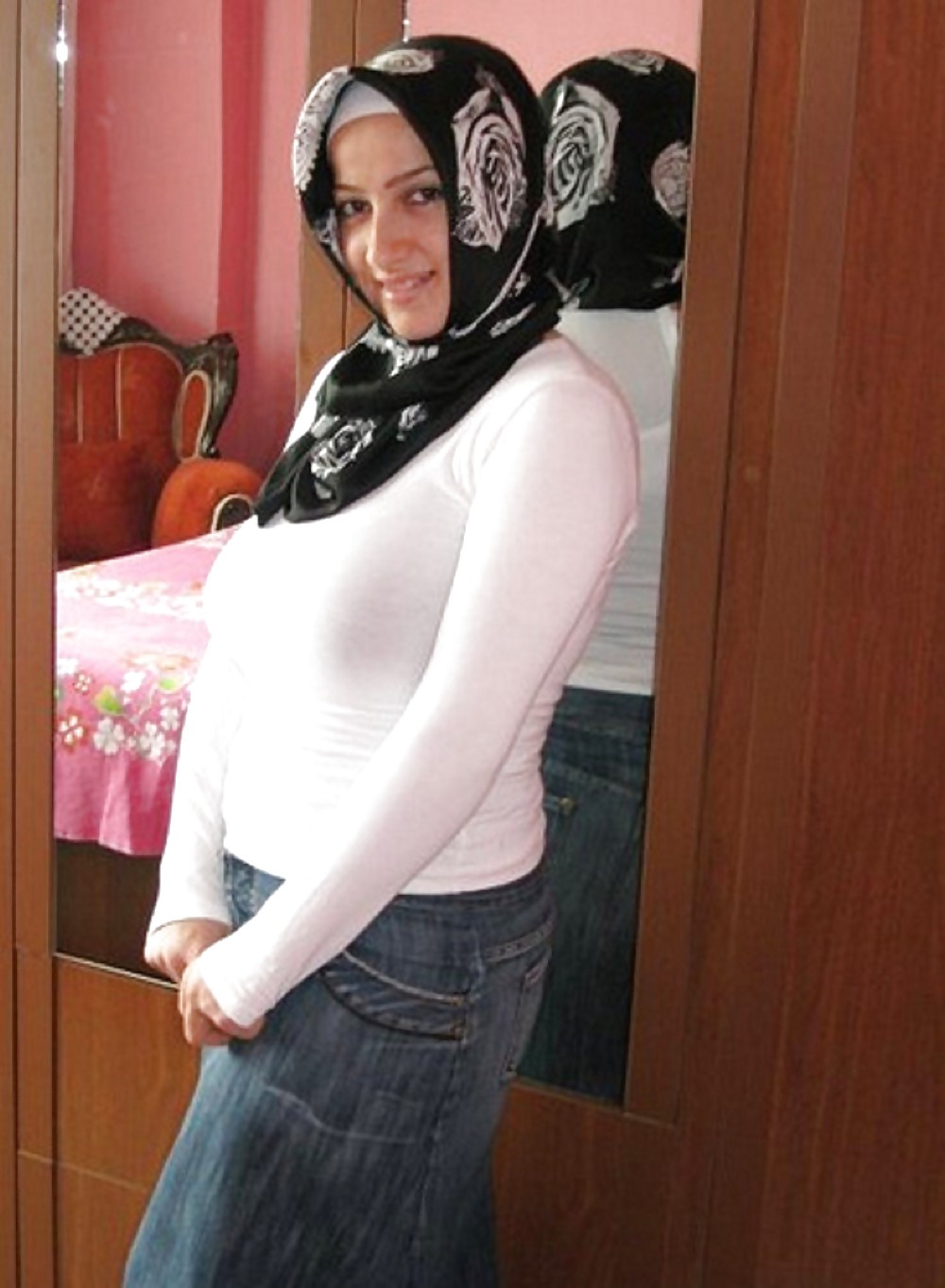 arab woman with big chest 3 adult photos