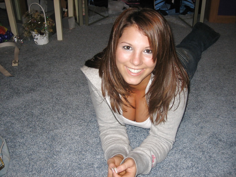 Beautiful Brunette (found on the web) adult photos