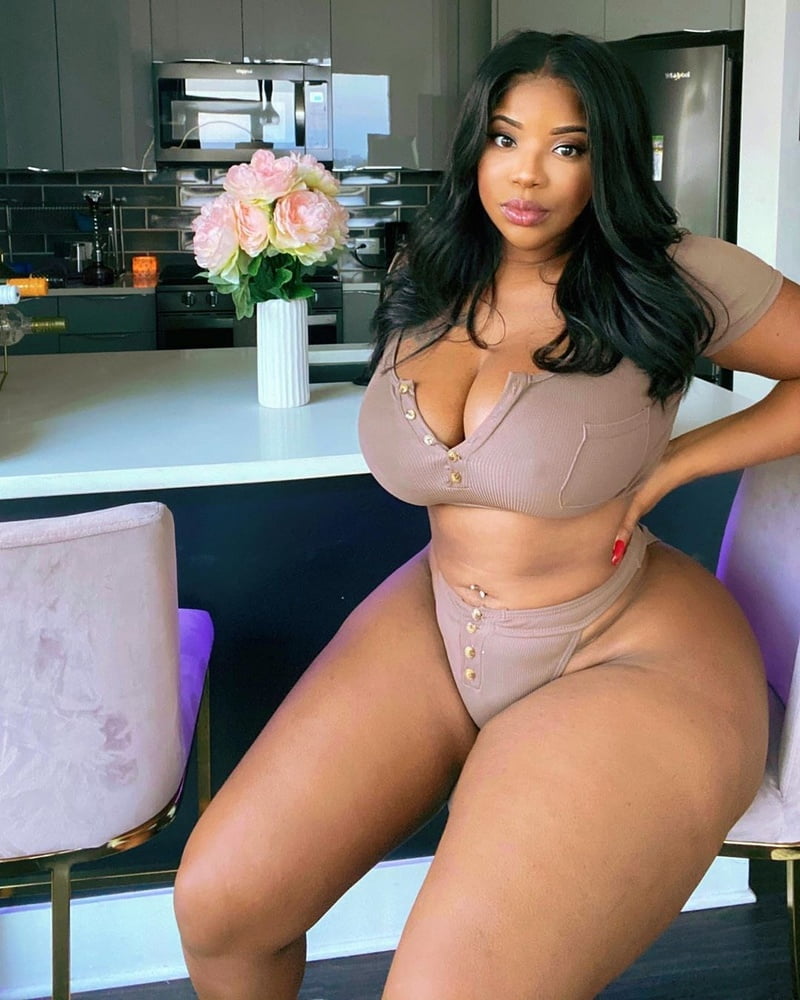 THICK!! BIG TITS, ASS & HIPS. EXTRA EVERYTHING THESE GIRLS - 82 Pics 