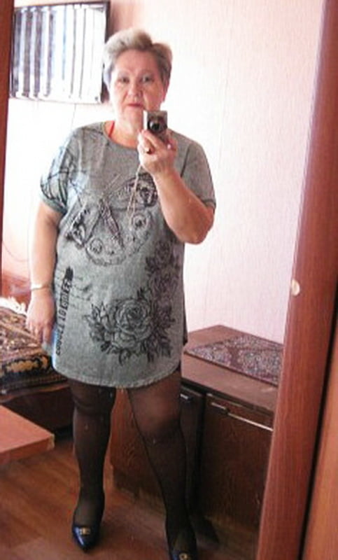 Russian Granny with sexy legs! Amateur! adult photos