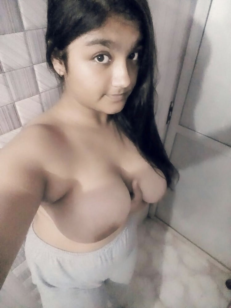 Busty Topless Selfy Girl