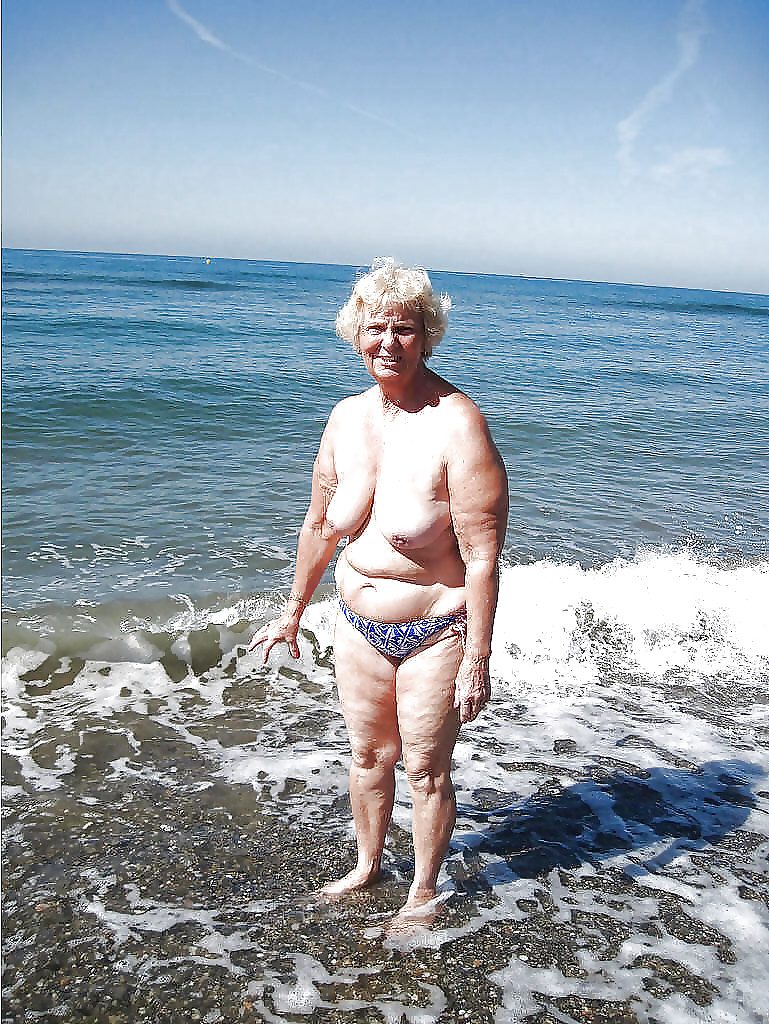 Big Tits Grannies adult photos