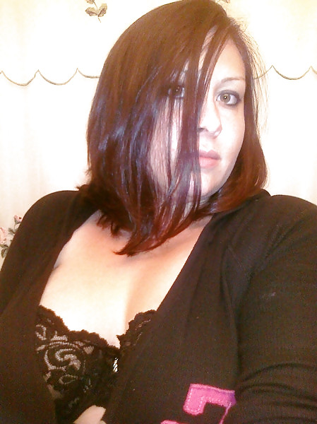 SmutDates Username:  AngieSngle24F adult photos