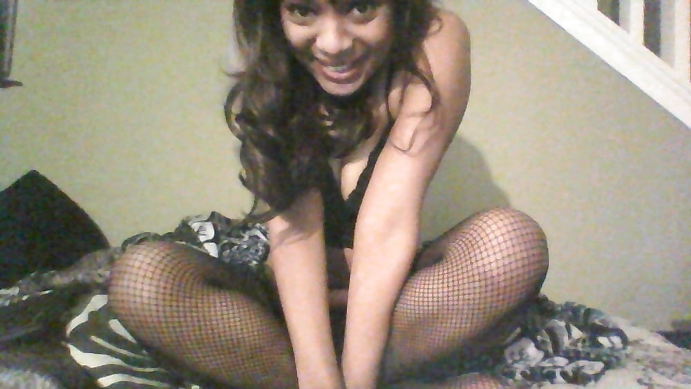 Black Teen Slut aka Laceylala Selfies adult photos