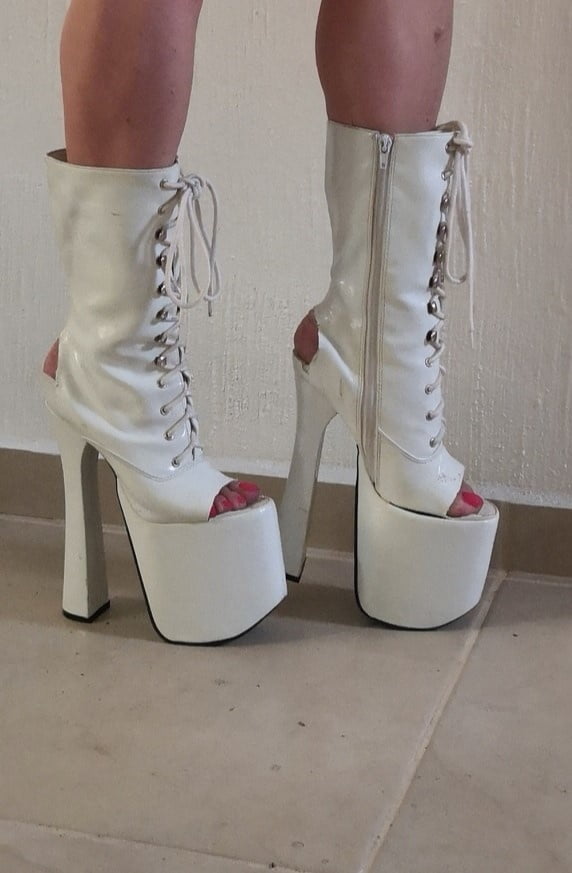 my heels adult photos