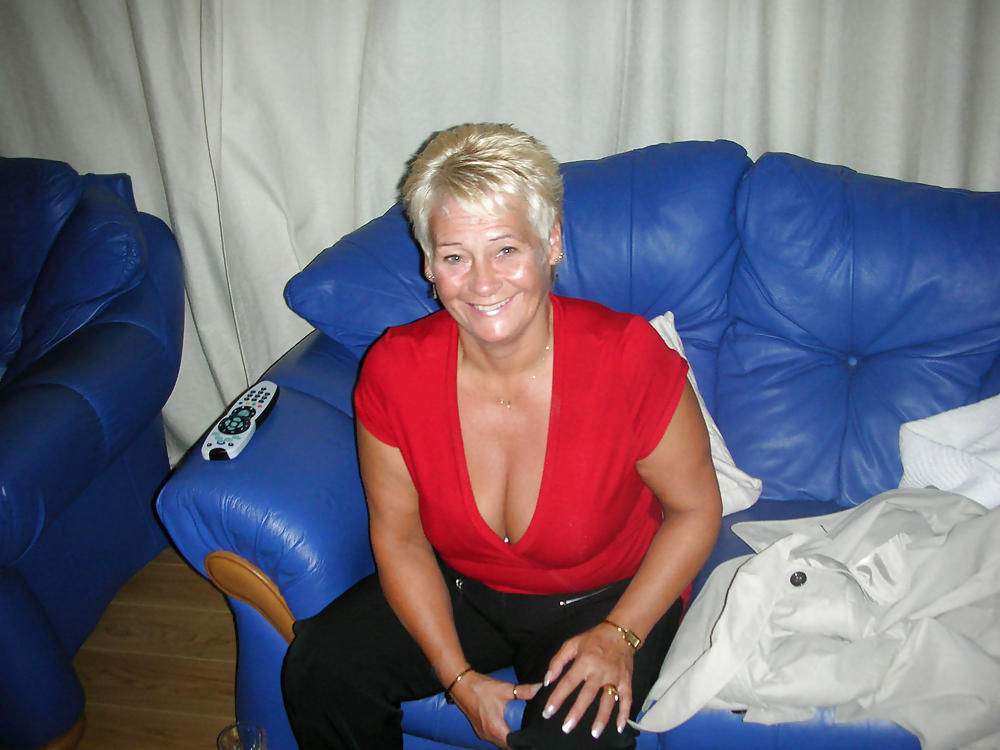 UK Mature Slut adult photos