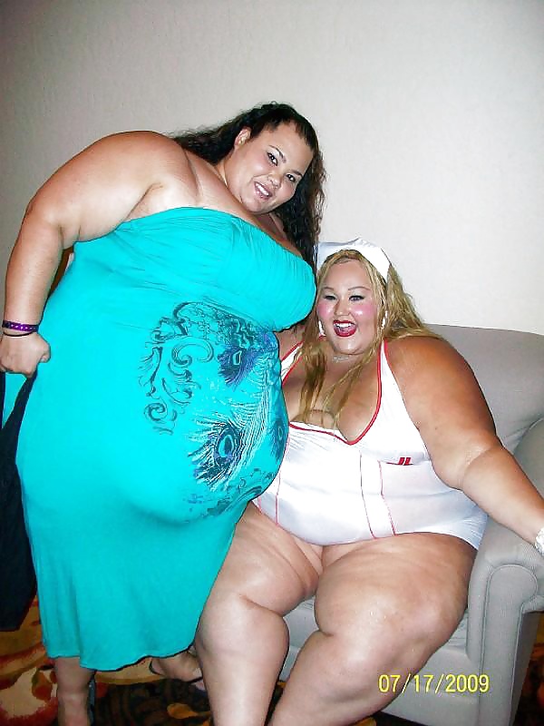 SSBBW clothed & public 4 adult photos