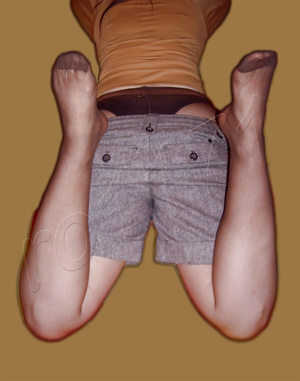 Pantyhose Wife Dangling Feet Tights Nylon Legs Ass 10 Pics