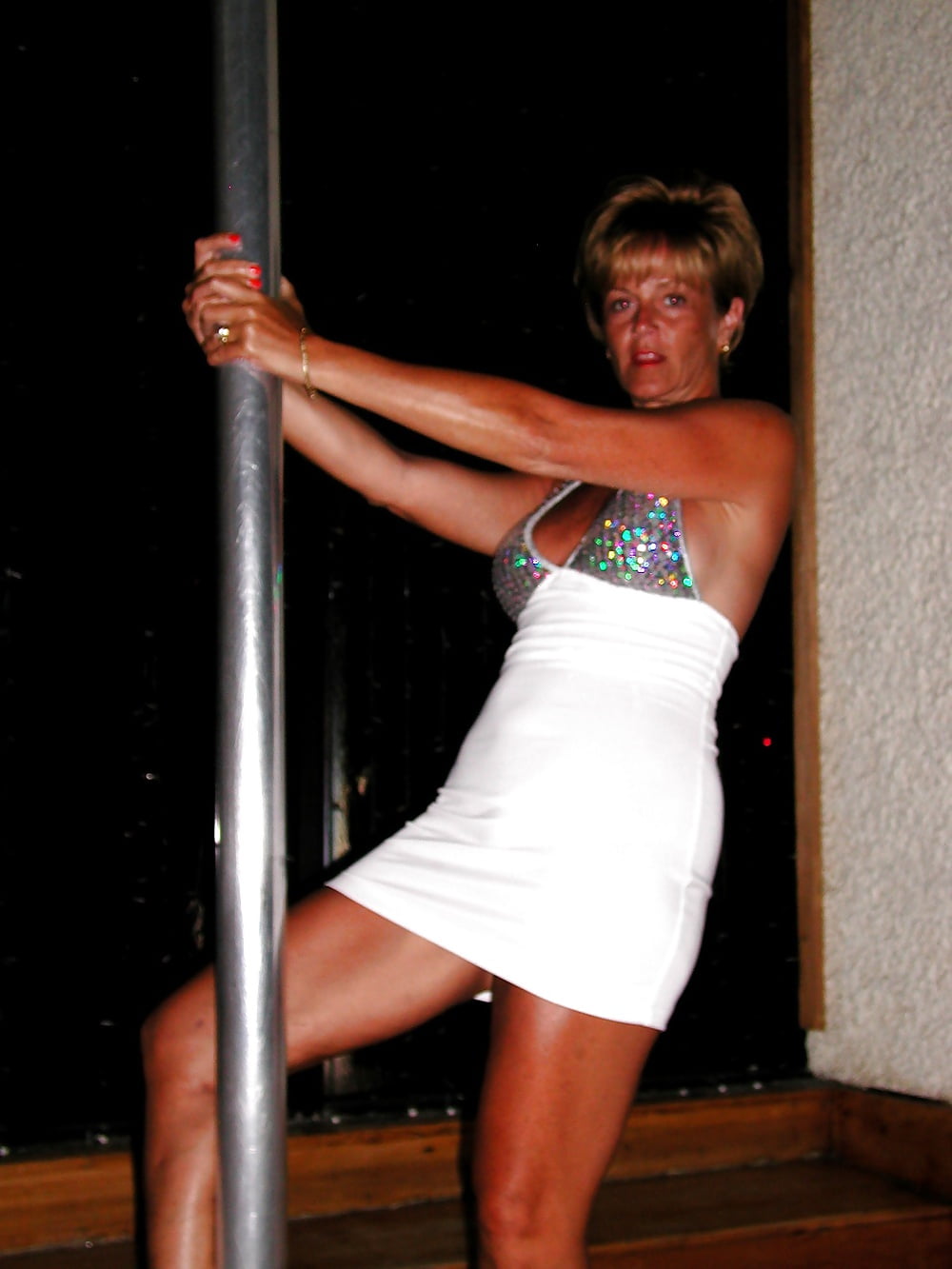 Hot Mature Milf on Vacation adult photos