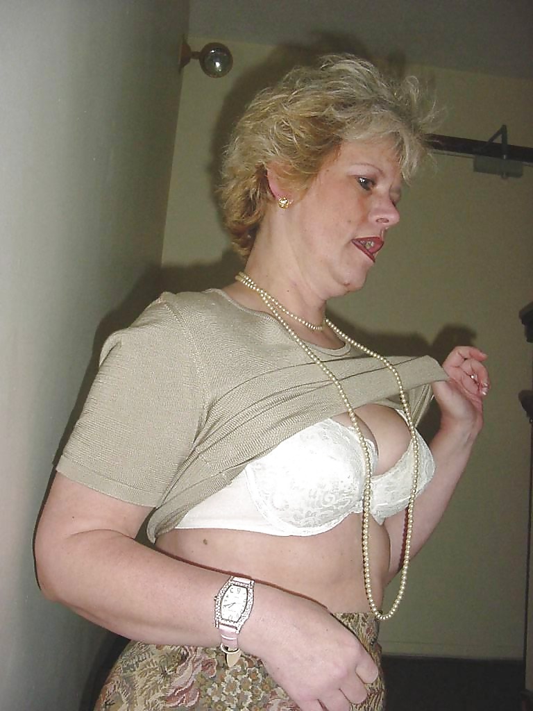 Milf 695 adult photos