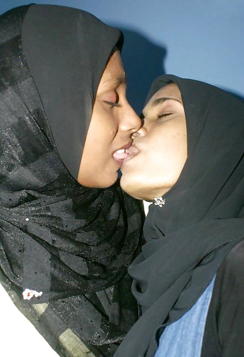 Hijab Lesbian adult photos