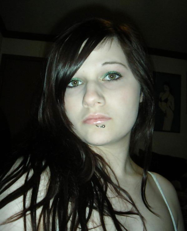 HUGE BOOB EMO TEEN adult photos