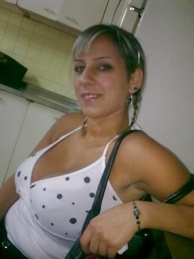 Arab Lebanese: Samia adult photos