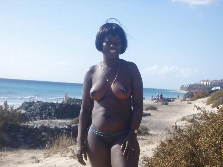 Real  black women make your dick hard ! Comment adult photos