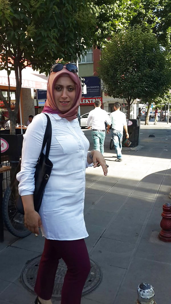 Turkish Hijab Sexy Booby adult photos