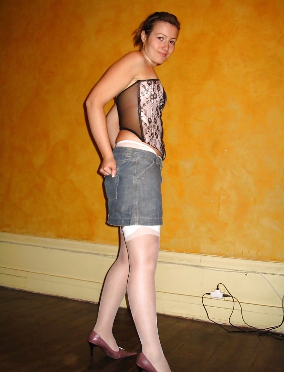 ALL AMATEUR - Here is PAULINE adult photos