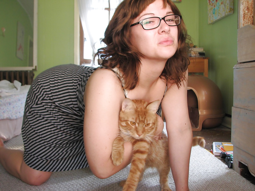 Nerdy nice girl (Camaster) adult photos