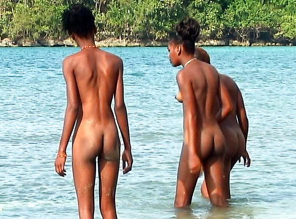 Naked Ass On the Beach! 2 adult photos