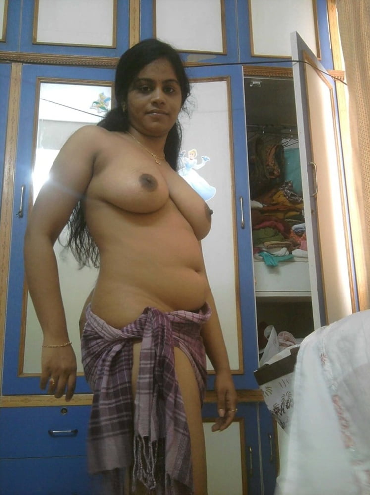 Big boobs indian aunty in shower