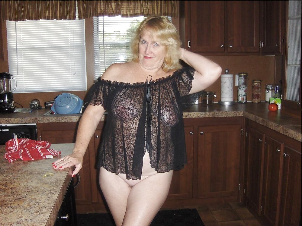 Busty Curvy Mature Wives adult photos