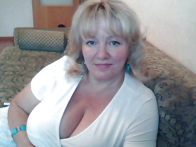 Web камеры зрелые. Пышногрудые женщины 50 лет. Русские пожилые женщины. Грудастые русские женщины. Женщина 45 лет большая грудь.